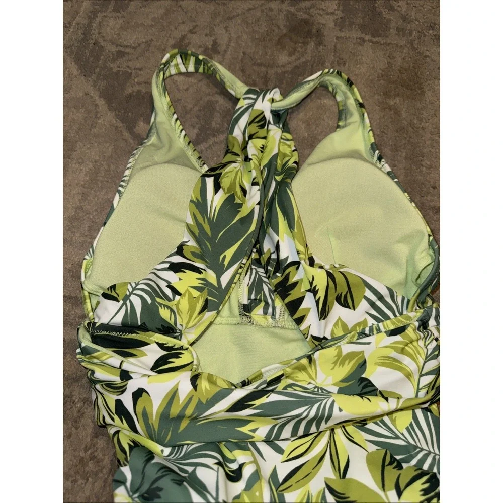 Adora Me‎ Monroe Womens One- Piece Plus Size Medium Floral Green Swimsuit